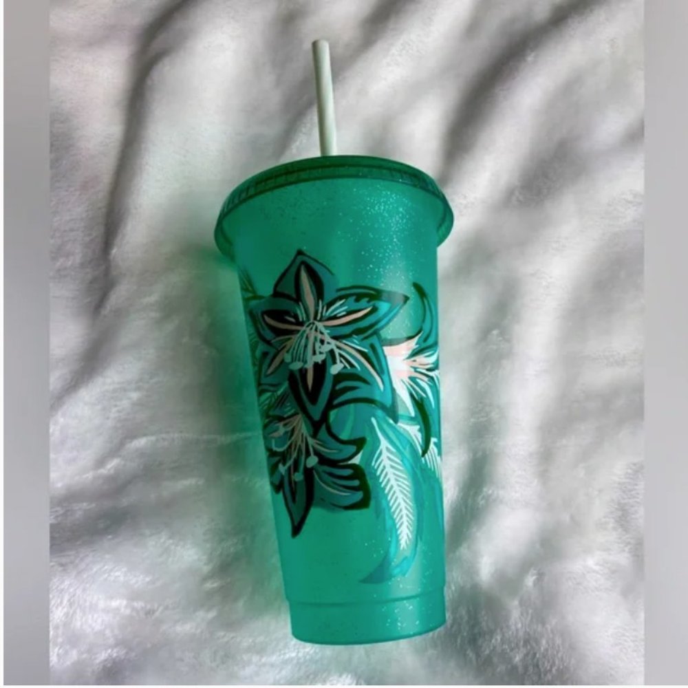 NWT Starbucks Holiday 24 oz Glitter Cup Reusable with Lid & Straw BPA Free